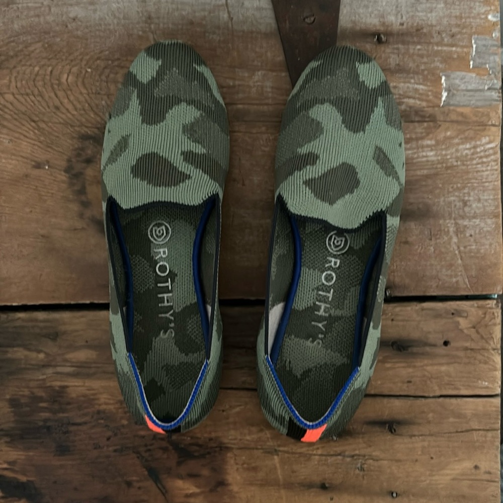 Hardly Worn Rothy’s